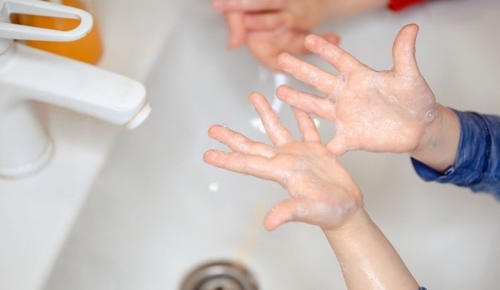deti a umývanie rúk